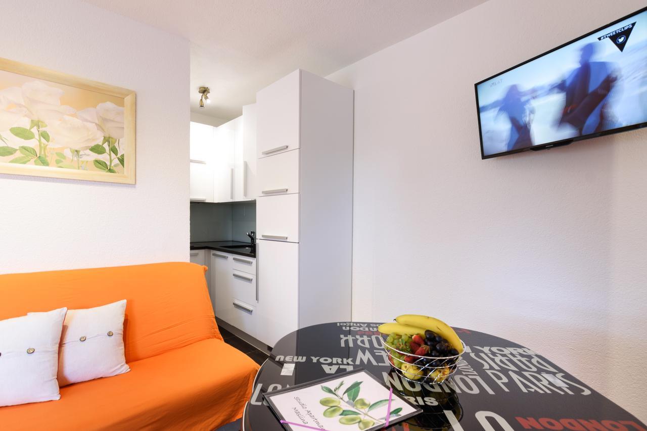 Studio Apartment Maslina ゴルニ・カリン エクステリア 写真