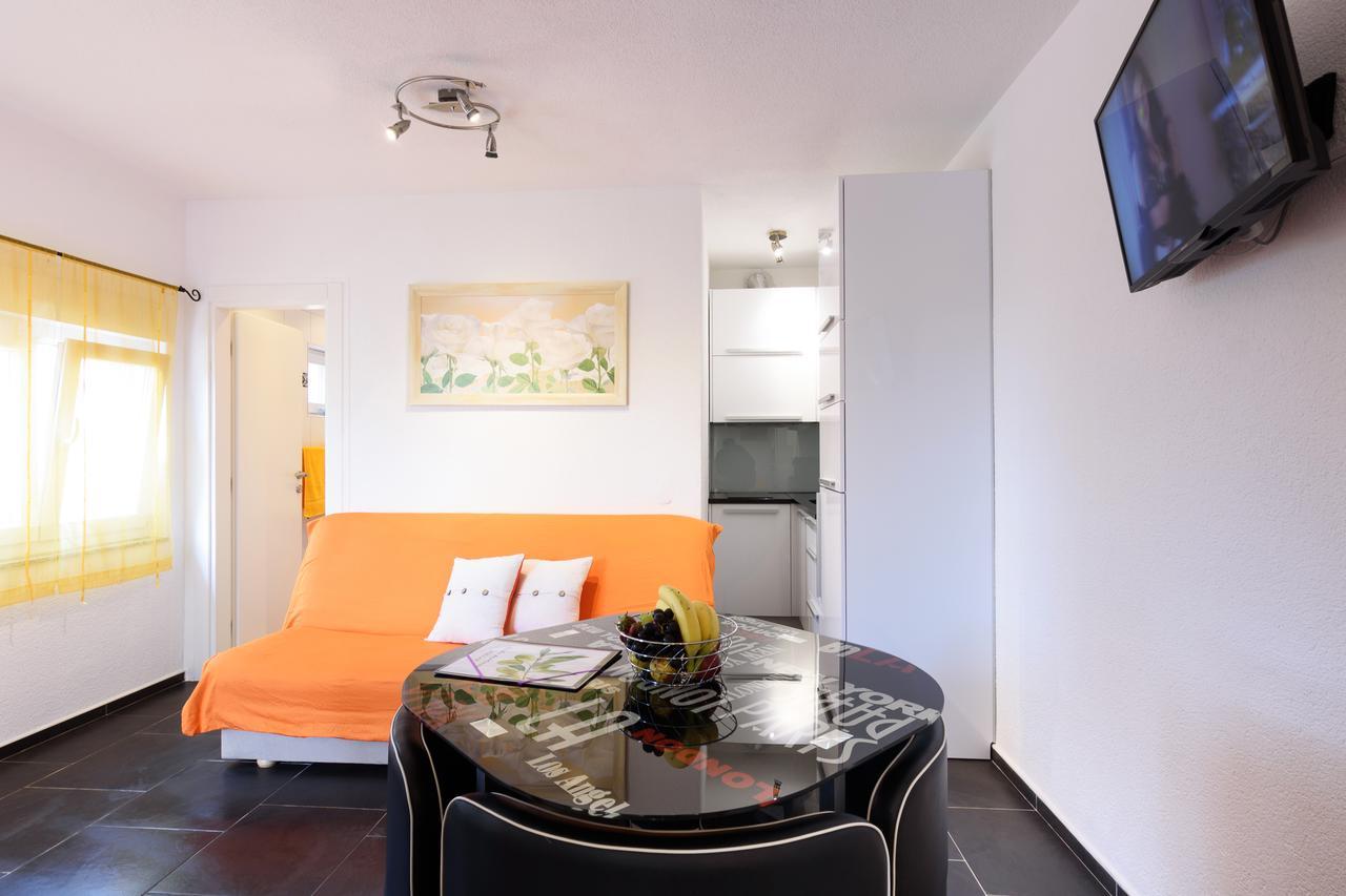 Studio Apartment Maslina ゴルニ・カリン エクステリア 写真